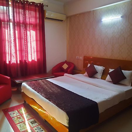 Hotel Krishna International Vrindāvan Eksteriør billede