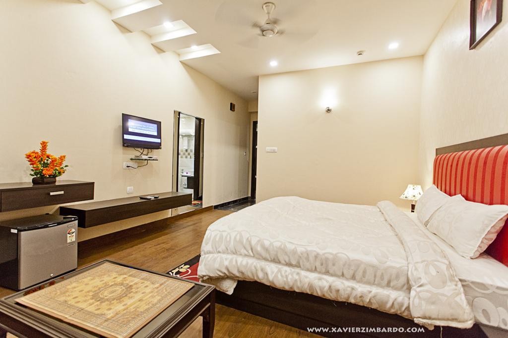 Hotel Krishna International Vrindāvan Eksteriør billede