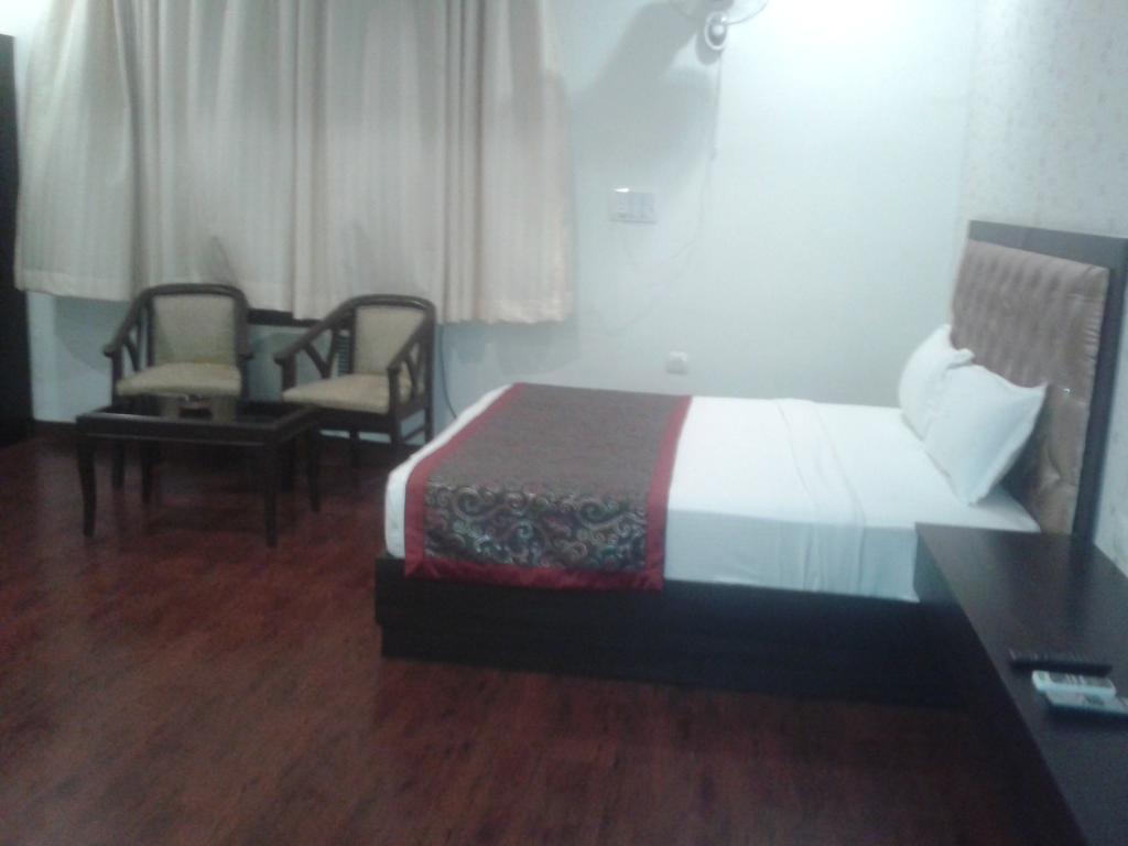 Hotel Krishna International Vrindāvan Eksteriør billede