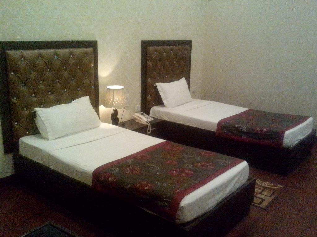 Hotel Krishna International Vrindāvan Værelse billede