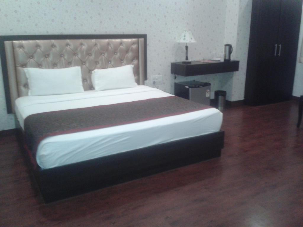 Hotel Krishna International Vrindāvan Eksteriør billede