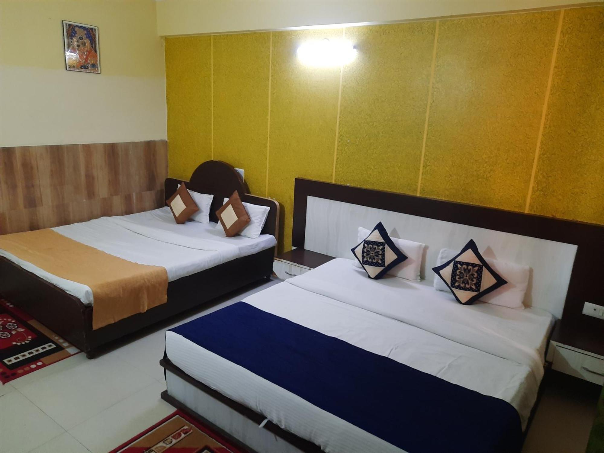 Hotel Krishna International Vrindāvan Eksteriør billede