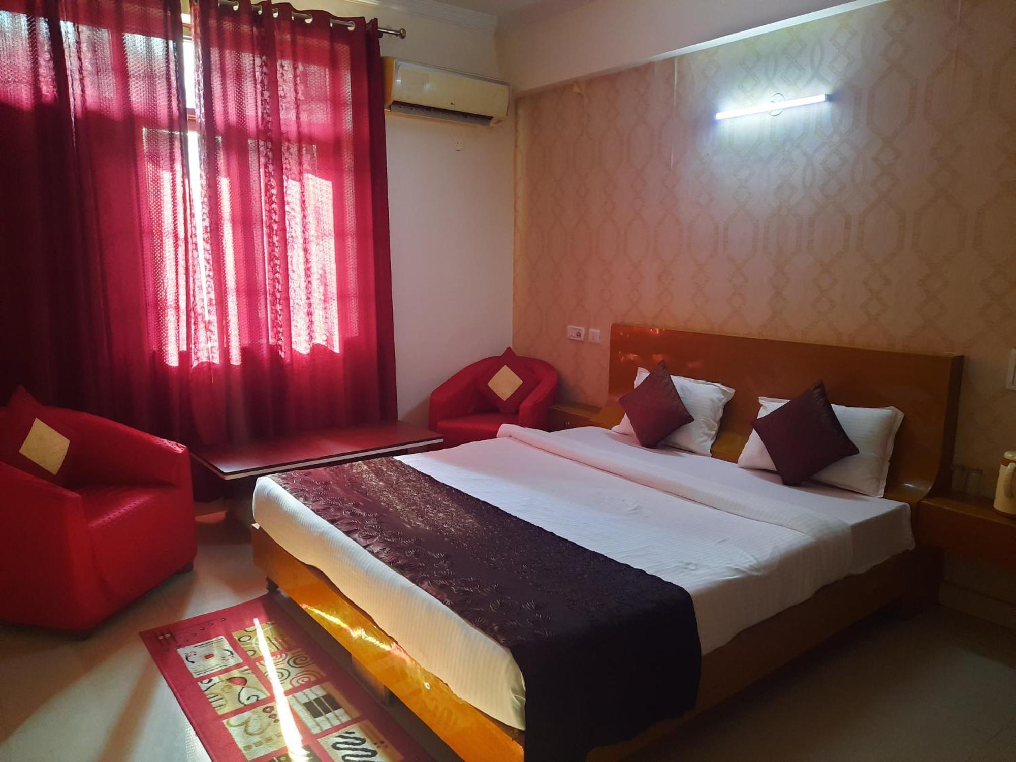 Hotel Krishna International Vrindāvan Eksteriør billede